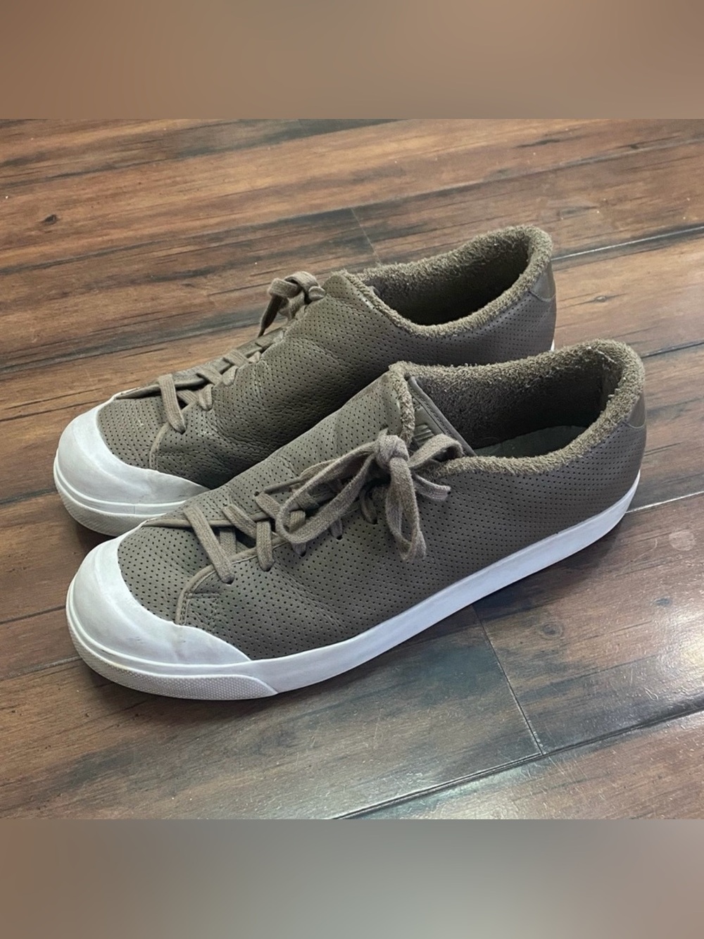 Nike Men’s Brown Leather Court Sneakers Size 13 Casual Athletic Shoes